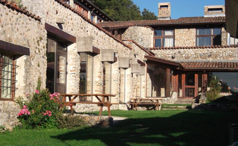 Parménie accomodation